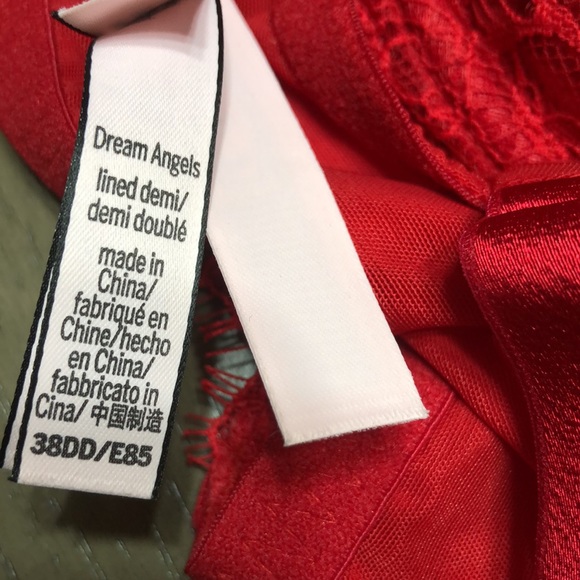 Gorgeous Victoria’s Secret Bra - Picture 2 of 5